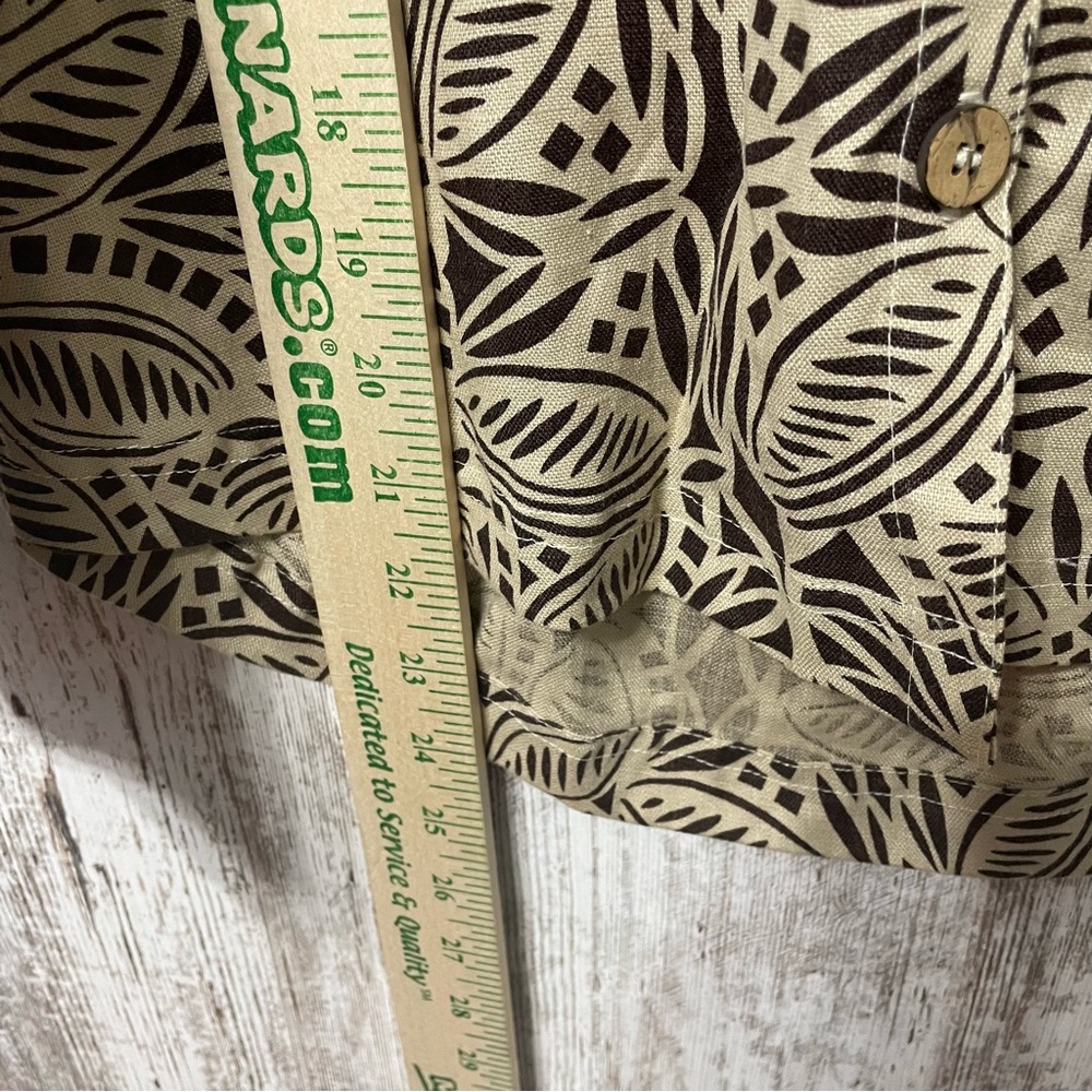 Onque Casuals Line Printed Button Down Size Small - image 5